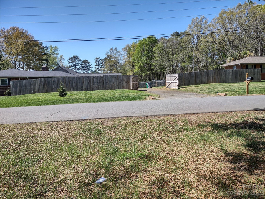 7500 Old Plank Rd, Charlotte, NC 28216 MLS 4017591